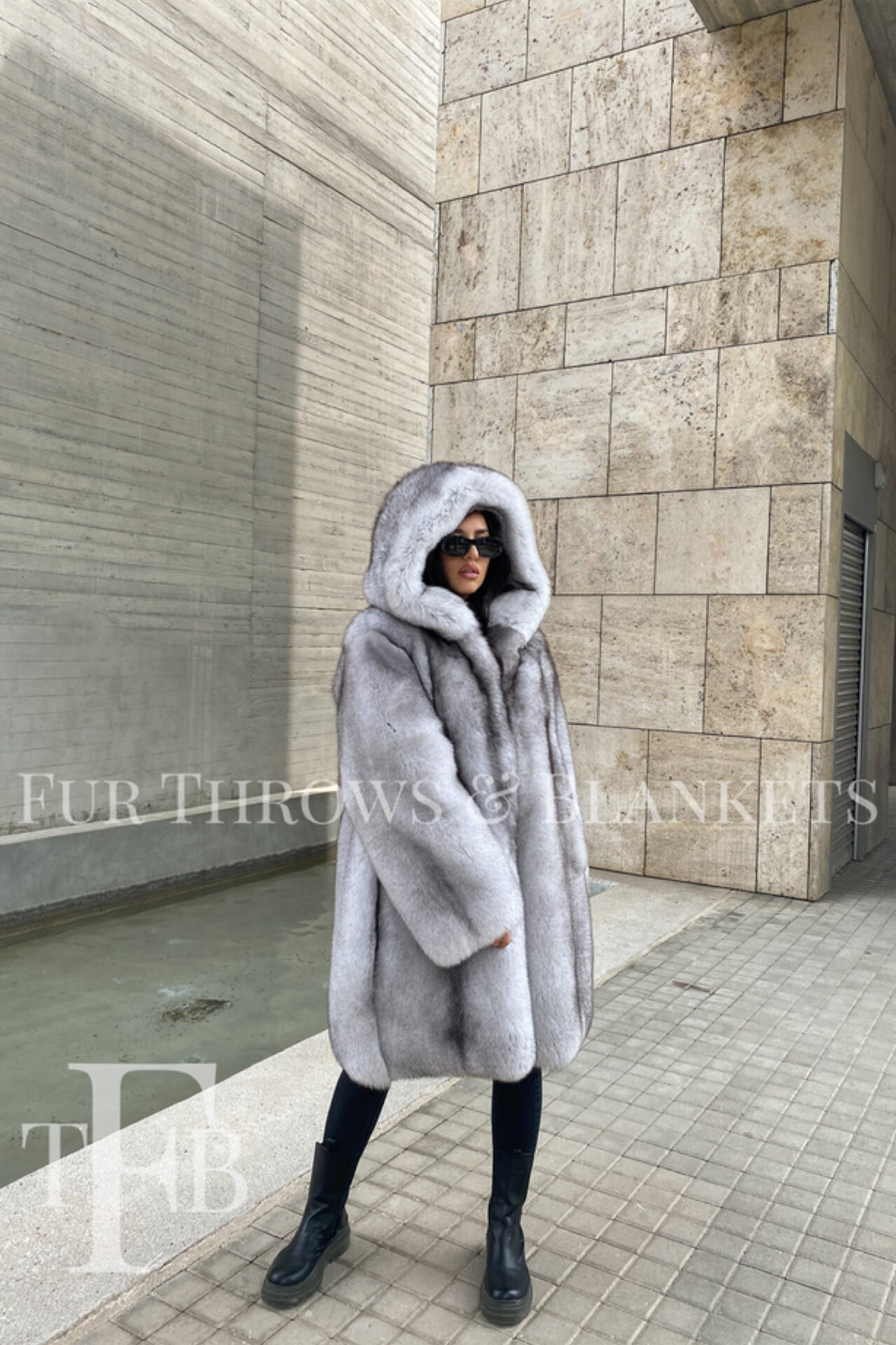 100% Real Ranch Mink Fur Coat With a Hood Clothing Fashion 