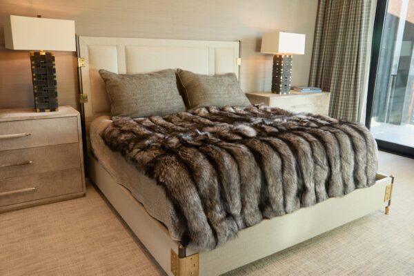 Lacen | Scandinavian Silver Fox Throw - Blanket