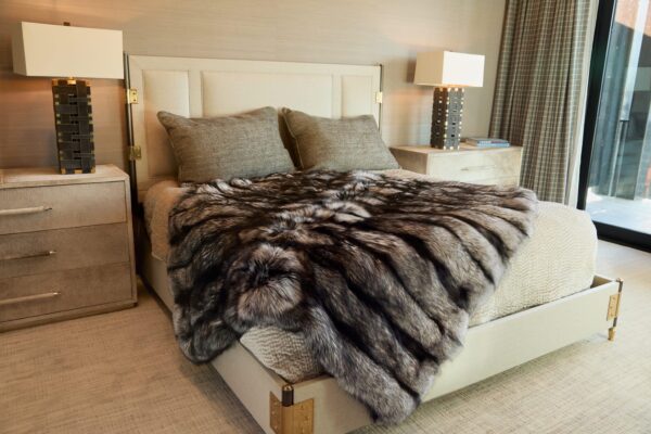 Lacen | Scandinavian Silver Fox Throw - Blanket - Image 2